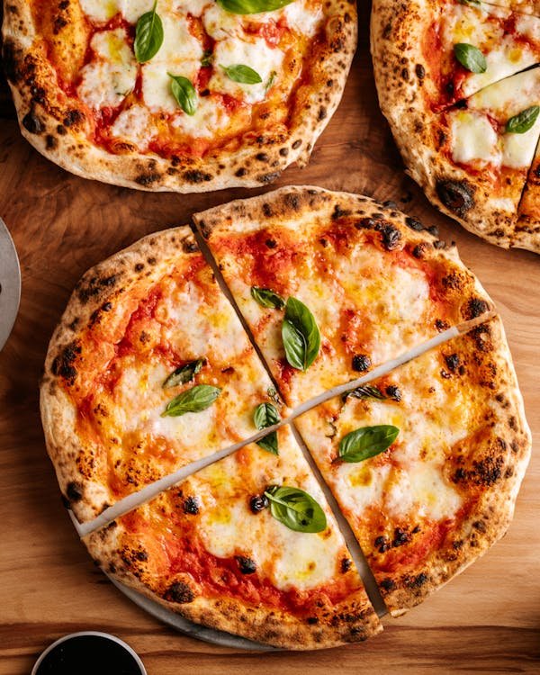 Découvrez le mini four à pizza idéal pour vos soirées pizza